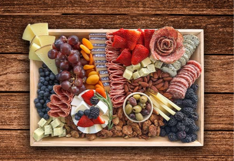 Portion Planning: How Much Charcuterie Per Person in St. Petersburg & Tampa